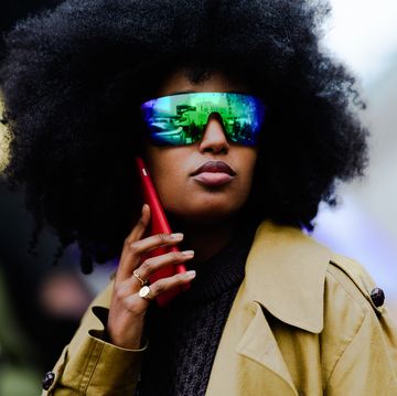 Hair, Afro, Eyewear, Hairstyle, Glasses, Sunglasses, Cool, Black hair, Fashion, Lip, 