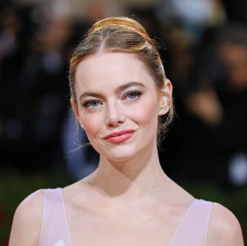 Emma Stone at the 2022 Met Gala emma stone at the 2022 met gala