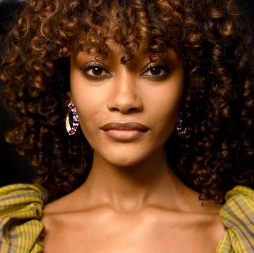 Hair, Face, Hairstyle, Afro, Beauty, Head, Fashion, Yellow, Ringlet, Lip, Hair, Face, Hairstyle, Afro, Beauty, Head, Fashion, Yellow, Ringlet, Lip,