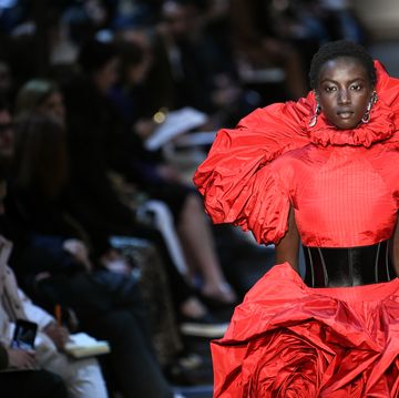 Alexander McQueen : Runway - Paris Fashion Week Womenswear Fall/Winter 2019/2020