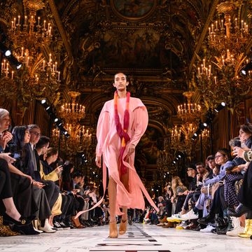 Stella McCartney : Runway - Paris Fashion Week Womenswear Fall/Winter 2019/2020