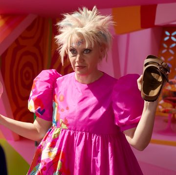 weird barbie as played by kate mckinnon weird barbie as played by kate mckinnon